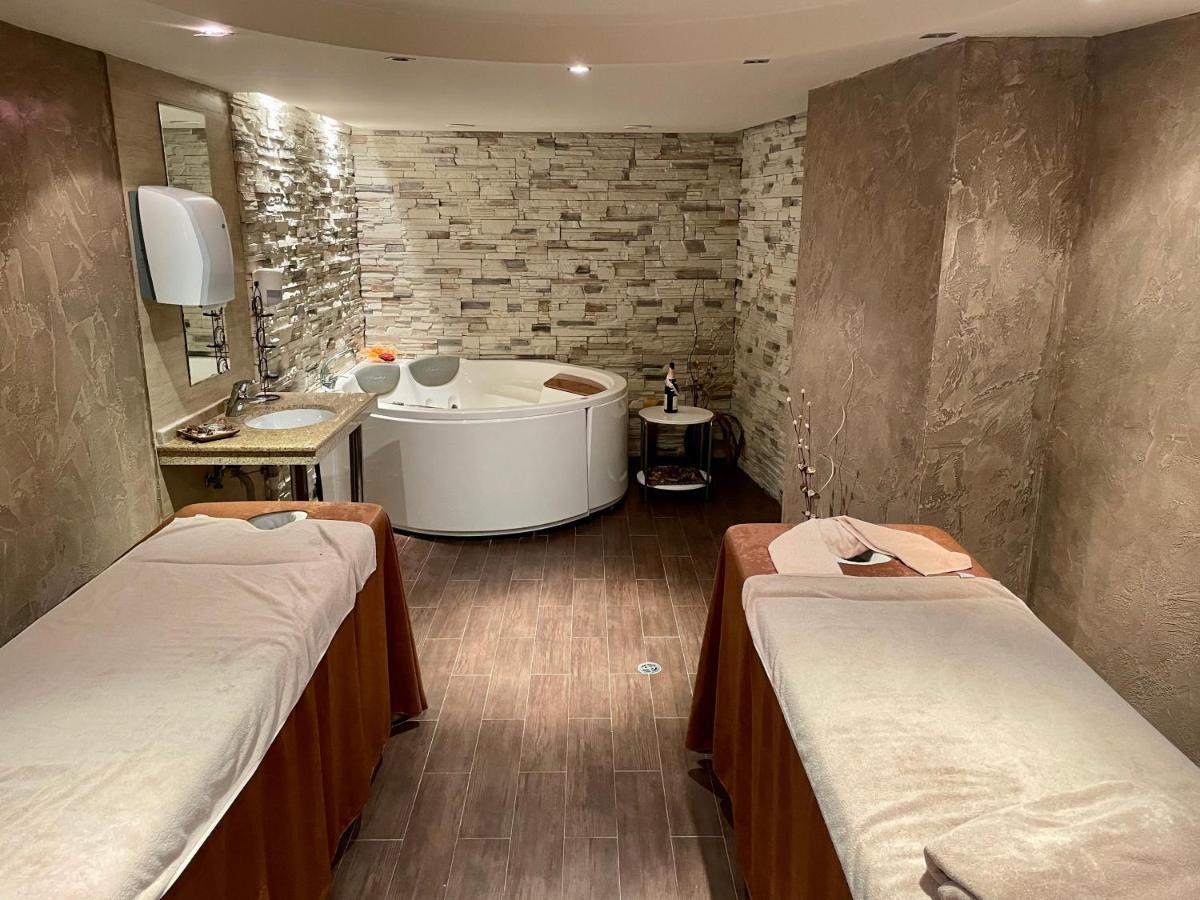 Ground Floor 2-Bedrooms, 2-Bathrooms Apartment Near Bansko In A Complex With Pools And Spa Included Разлог Екстериор снимка